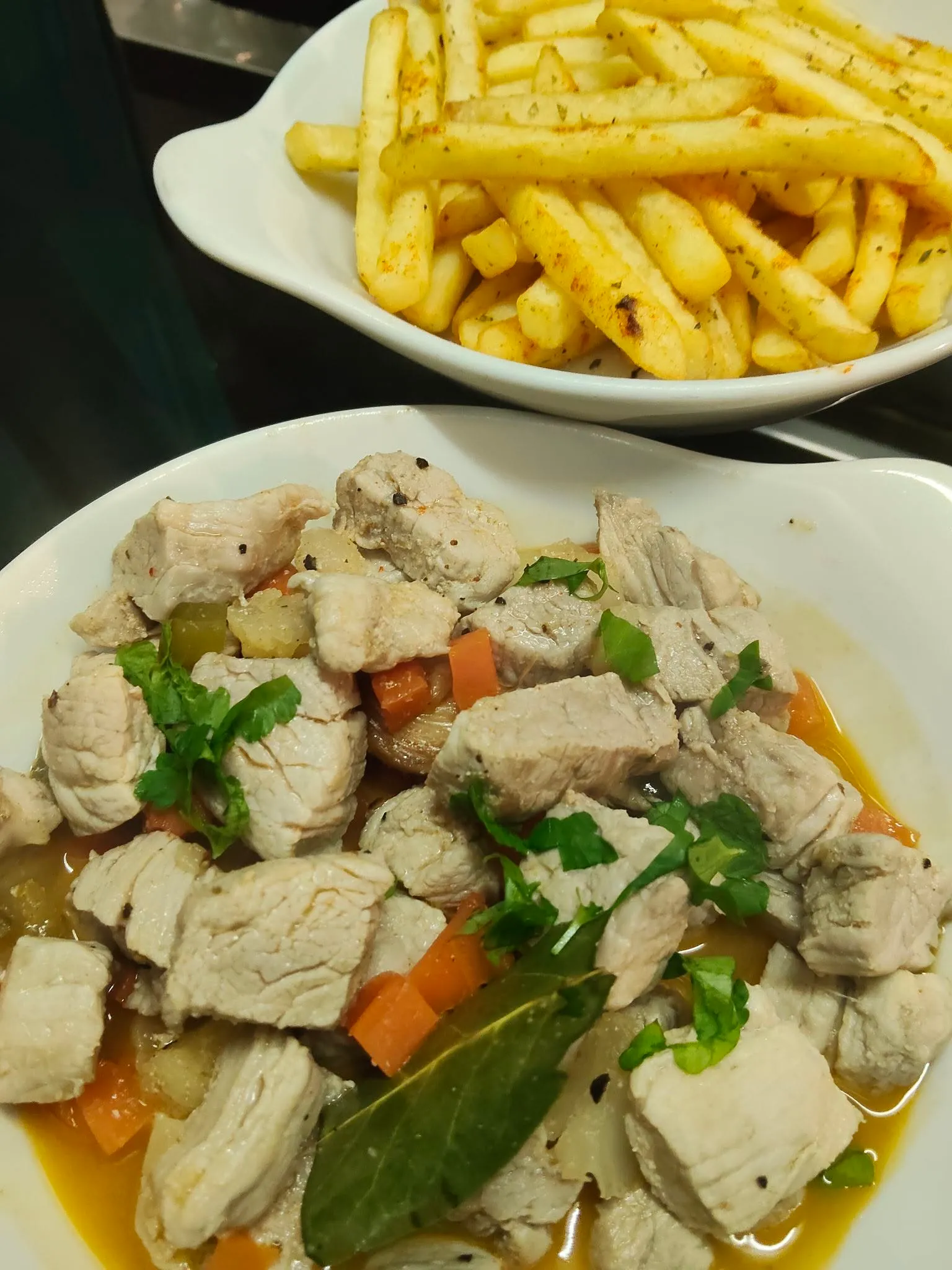 Pica-pau com batata frita